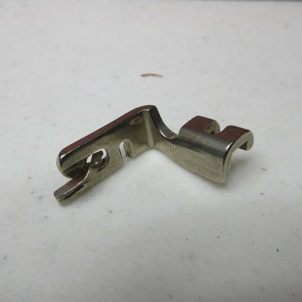 VTG 1935 SINGER Sewing Machine Attachments & Needles in Original Box Simanco USA
